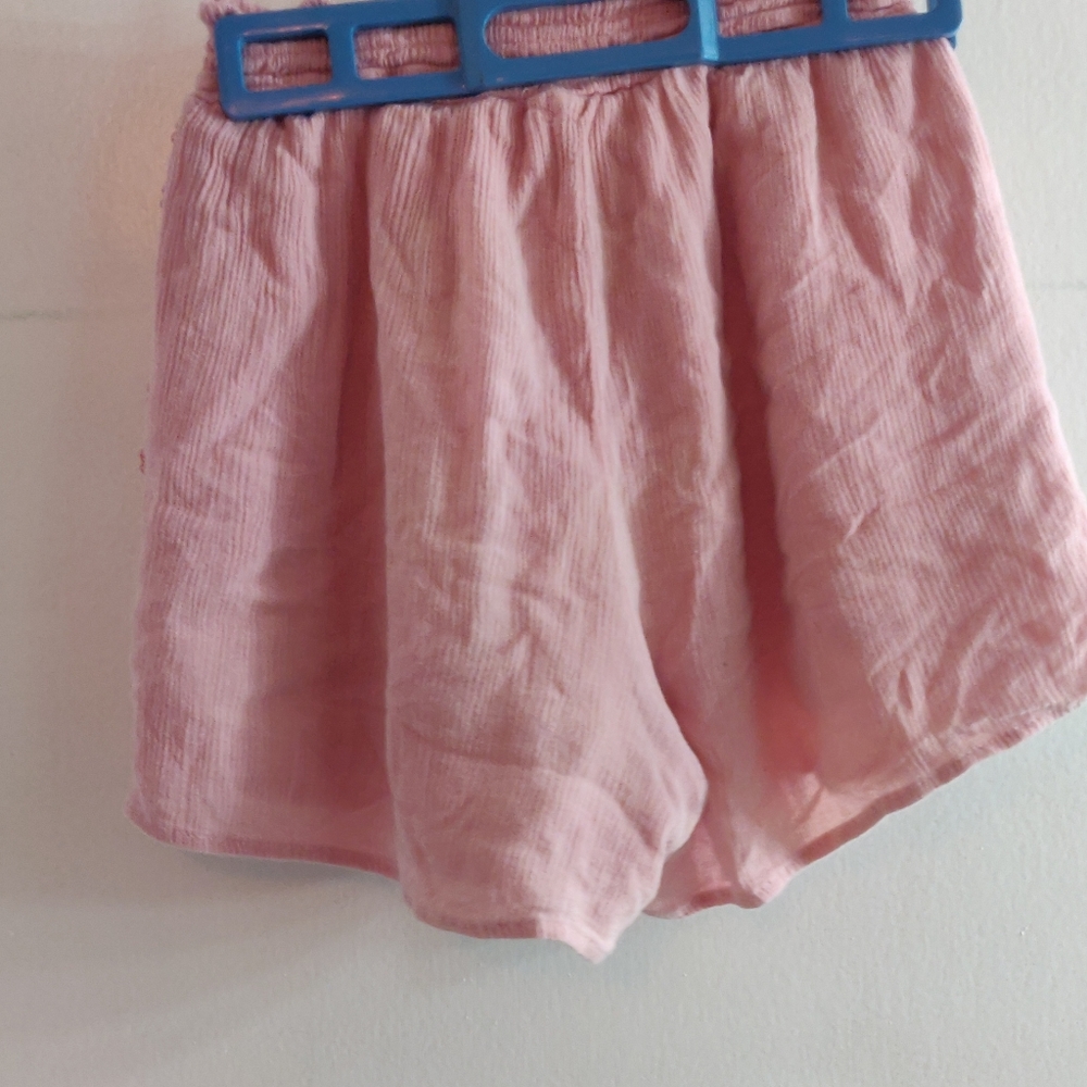 Pink shorts - Picture 2 of 2